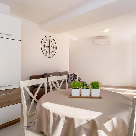 Beautiful Apartment In Cunski * Čunski