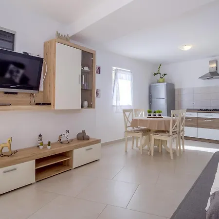 Beautiful Apartment In Cunski * Čunski