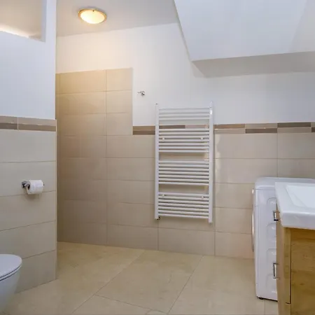 Beautiful Apartment In Cunski *